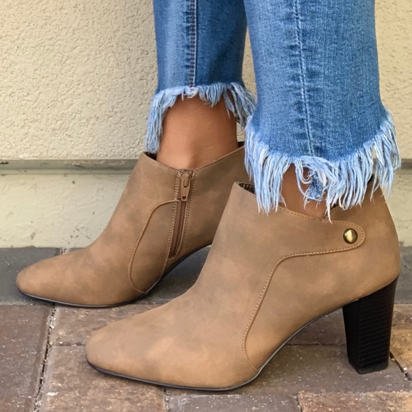 NIB Tan High Heel Comfortable Ankle Booties - Picture 2 of 7